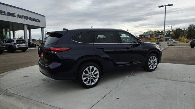 used 2021 Toyota Highlander car, priced at $39,500