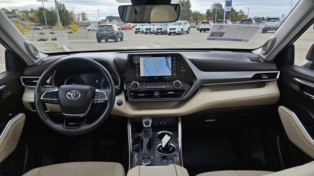 used 2021 Toyota Highlander car, priced at $39,500