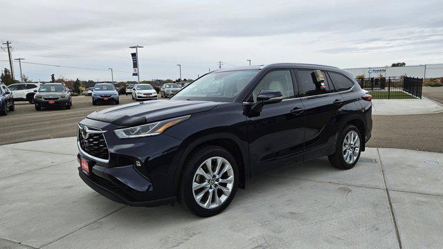 used 2021 Toyota Highlander car, priced at $39,500