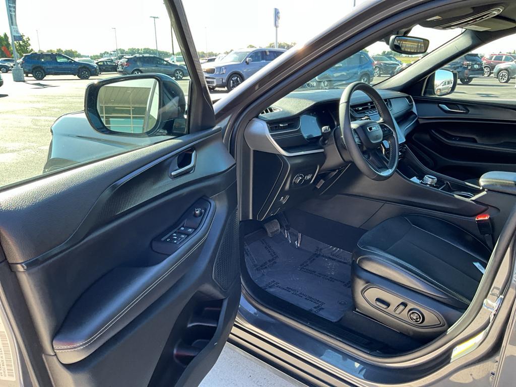 used 2024 Jeep Grand Cherokee L car, priced at $30,900