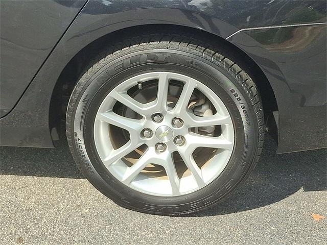 used 2015 Chevrolet Malibu car, priced at $10,988