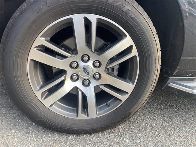 used 2023 Ford Expedition car, priced at $40,988