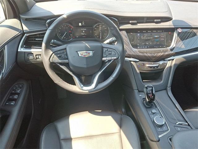 used 2025 Cadillac XT6 car, priced at $53,804