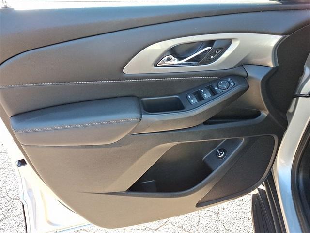 used 2022 Chevrolet Traverse car, priced at $24,798