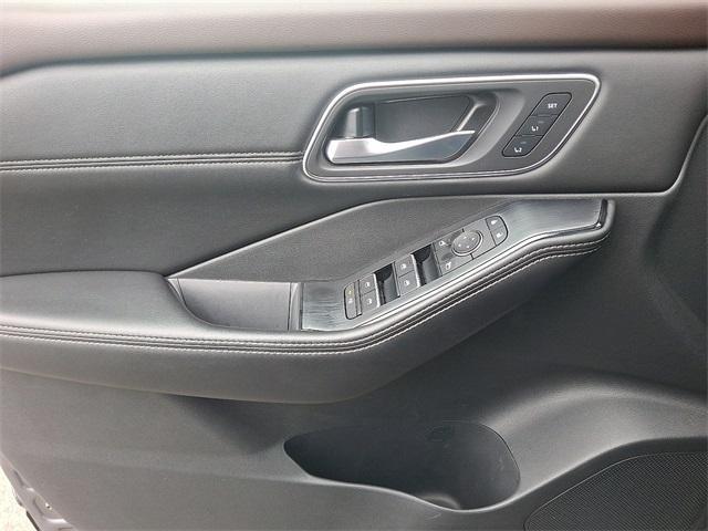 used 2021 Nissan Rogue car, priced at $23,569