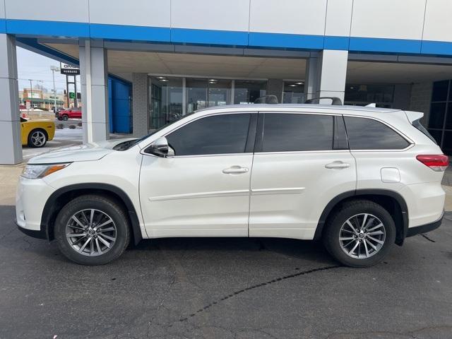 used 2018 Toyota Highlander car, priced at $24,477