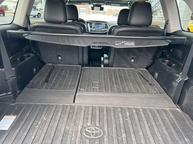 used 2018 Toyota Highlander car, priced at $24,477