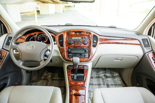 used 2007 Toyota Highlander Hybrid car, priced at $9,995