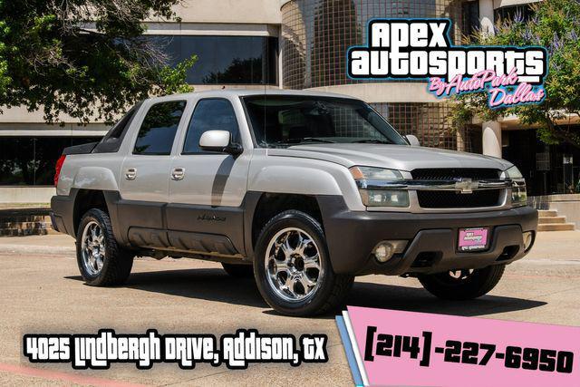 used 2004 Chevrolet Avalanche car, priced at $12,995