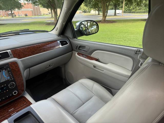 used 2007 Chevrolet Suburban car, priced at $9,700