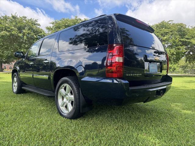 used 2007 Chevrolet Suburban car, priced at $9,700
