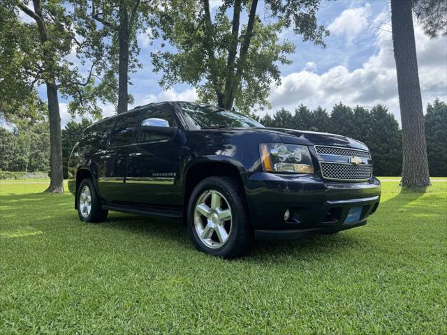 used 2007 Chevrolet Suburban car, priced at $9,700