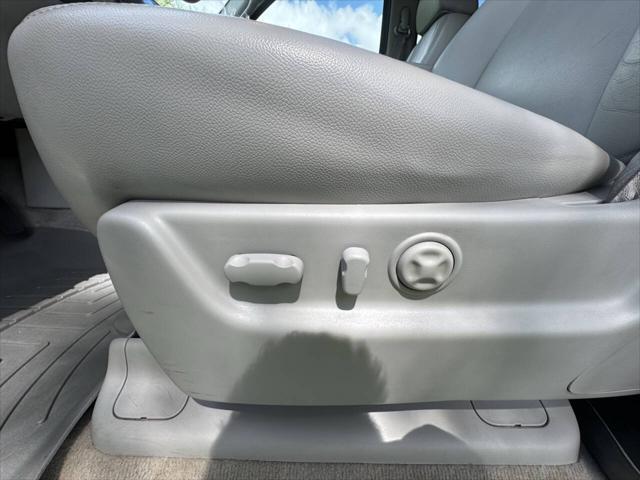 used 2007 Chevrolet Suburban car, priced at $9,700