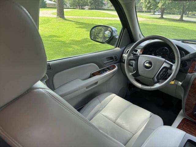 used 2007 Chevrolet Suburban car, priced at $9,700