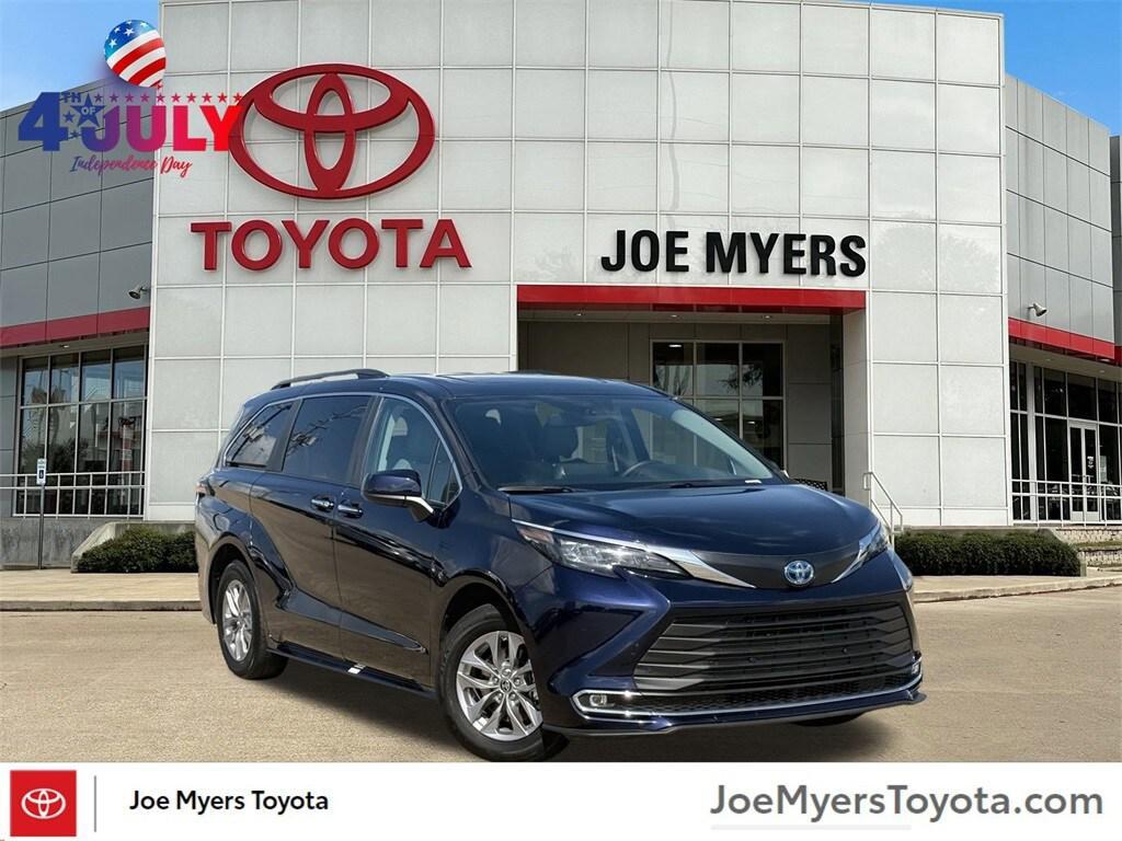 used 2024 Toyota Sienna car, priced at $40,891