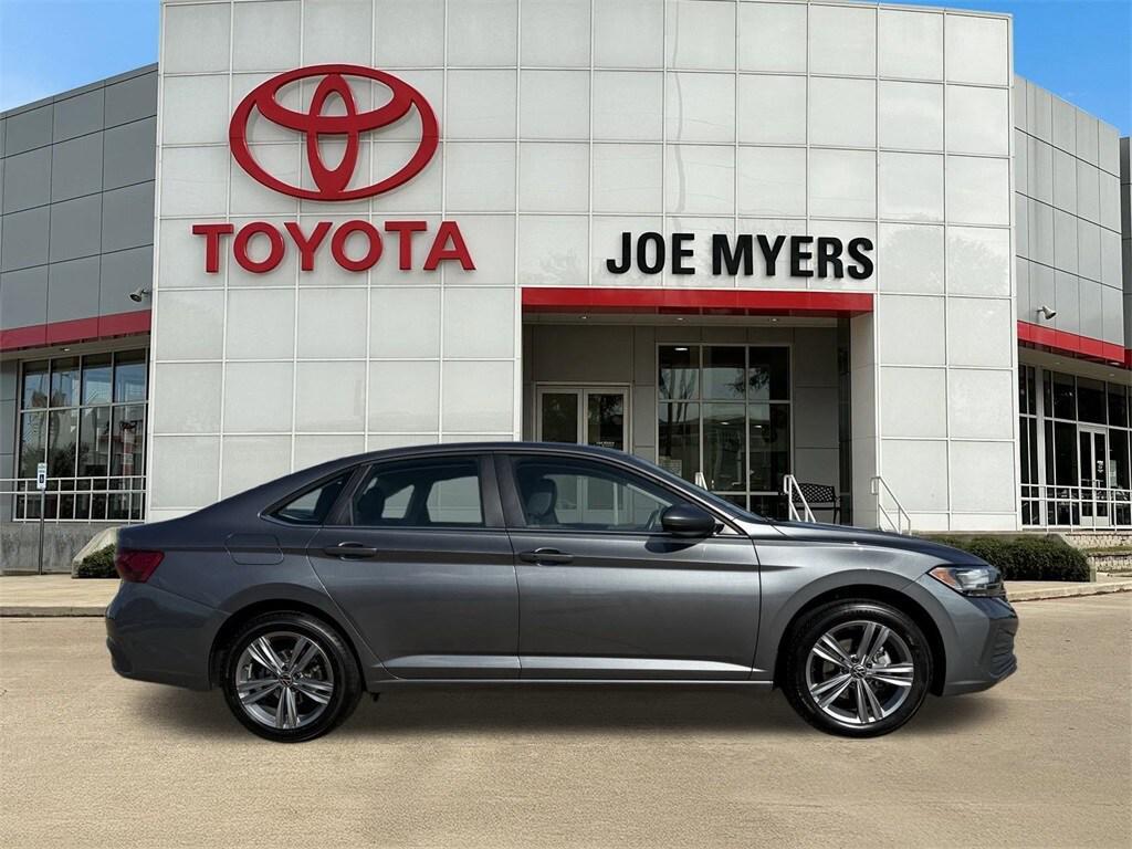 used 2024 Volkswagen Jetta car, priced at $20,491