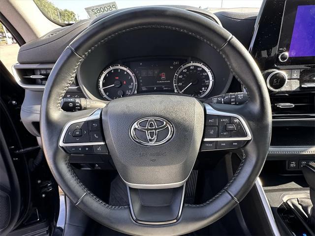 used 2023 Toyota Highlander car, priced at $32,999