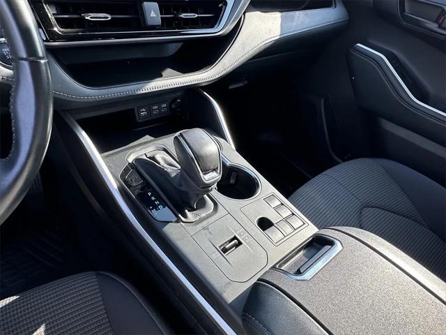 used 2023 Toyota Highlander car, priced at $32,999