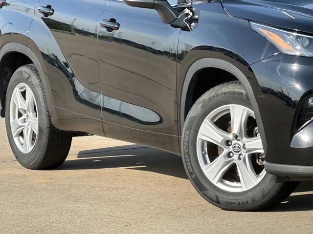 used 2023 Toyota Highlander car, priced at $32,999