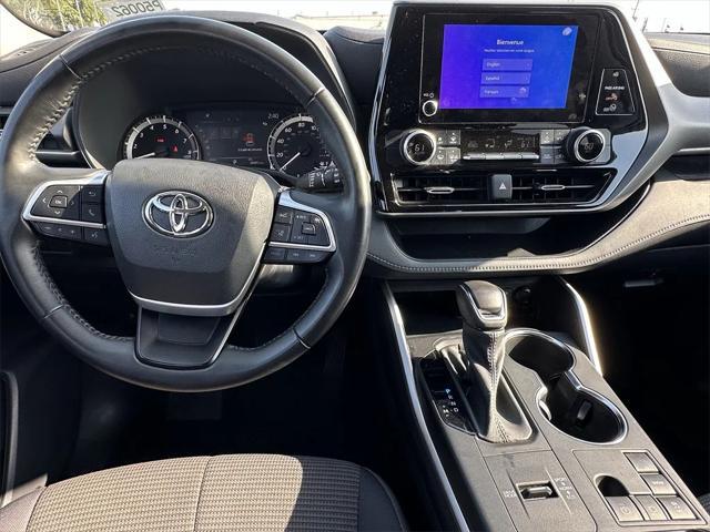 used 2023 Toyota Highlander car, priced at $32,999