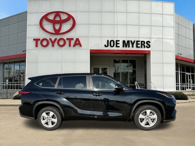 used 2023 Toyota Highlander car, priced at $32,999