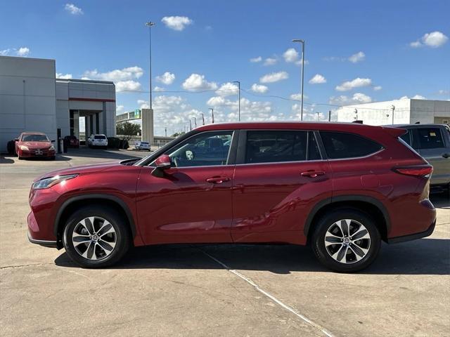 used 2023 Toyota Highlander car, priced at $36,955