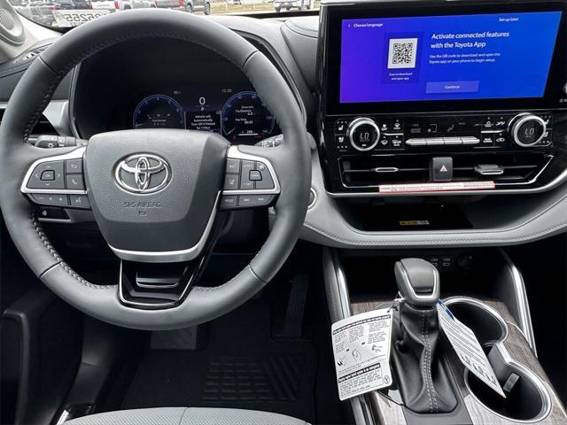 new 2025 Toyota Highlander car, priced at $55,839