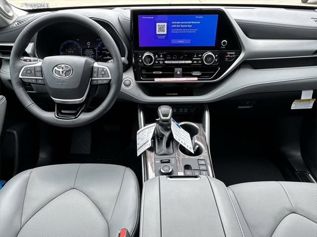 new 2025 Toyota Highlander car, priced at $55,839