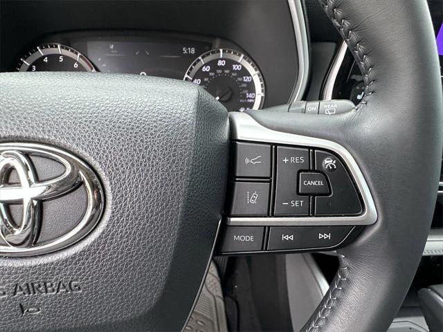 used 2023 Toyota Highlander car, priced at $38,999