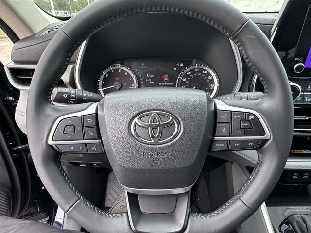 used 2023 Toyota Highlander car, priced at $38,999