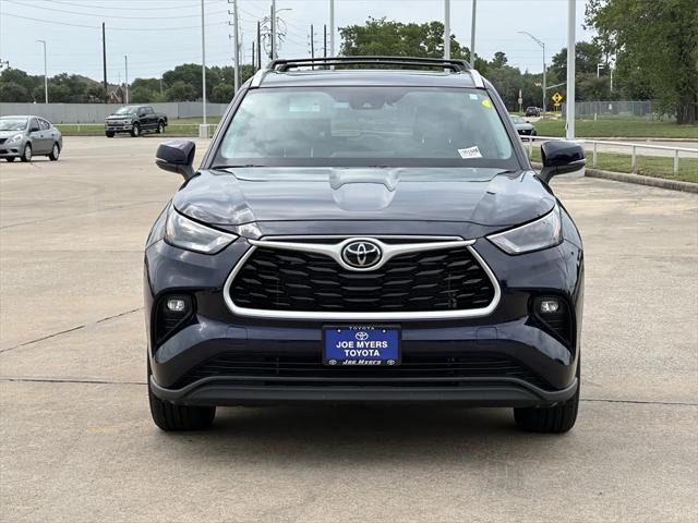 used 2023 Toyota Highlander car, priced at $38,999