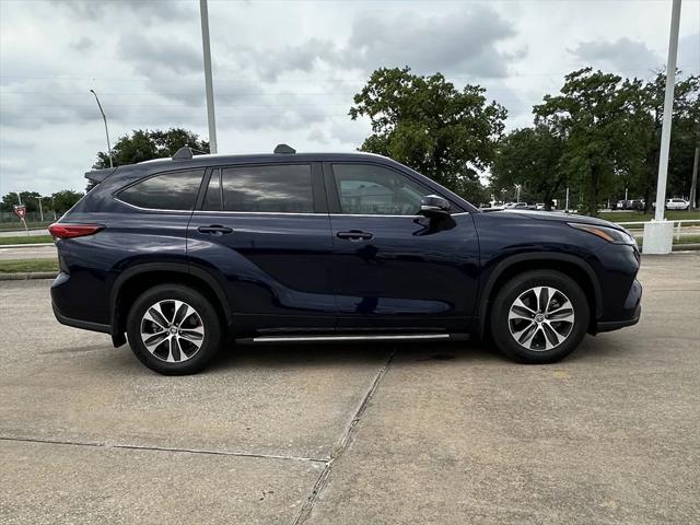 used 2023 Toyota Highlander car, priced at $38,999