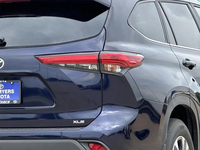 used 2023 Toyota Highlander car, priced at $38,999