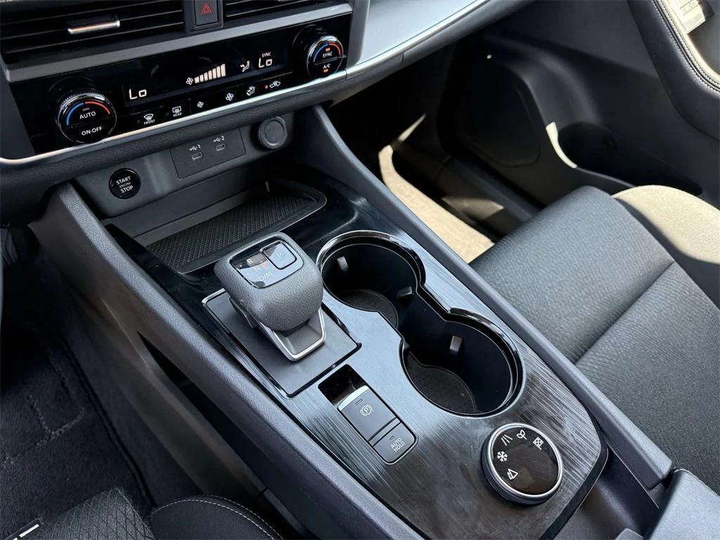 used 2024 Nissan Rogue car, priced at $19,891