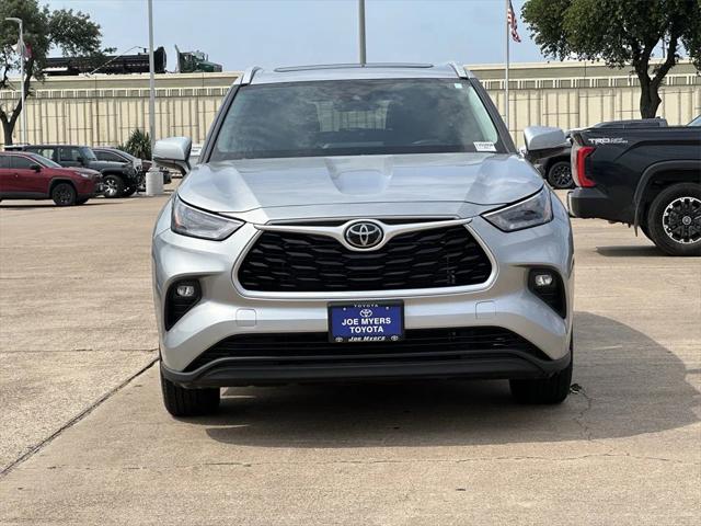 used 2023 Toyota Highlander car, priced at $36,691