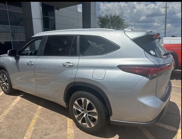 used 2023 Toyota Highlander car, priced at $36,691