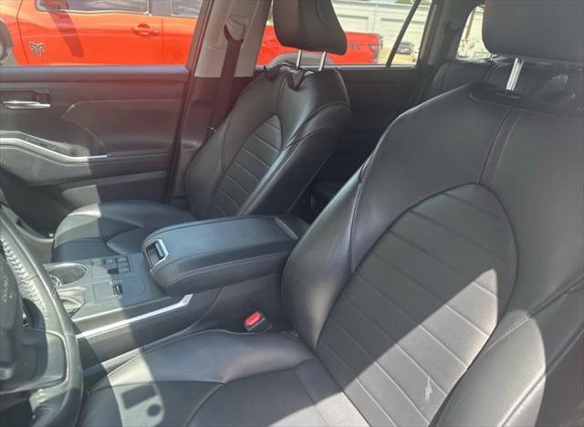 used 2023 Toyota Highlander car, priced at $36,691