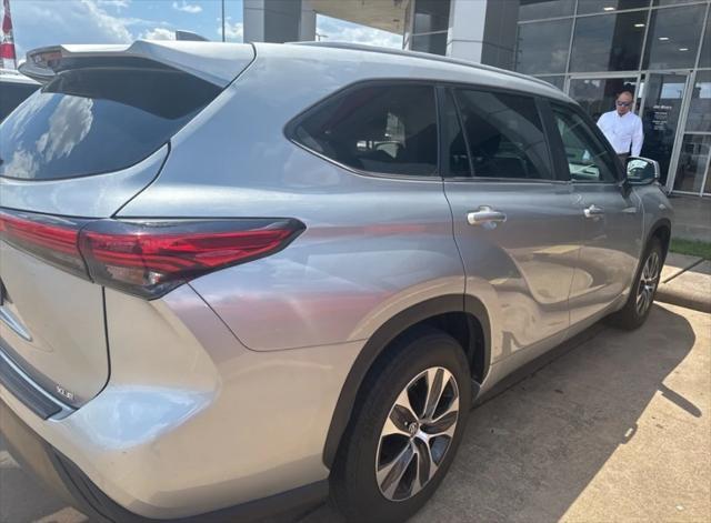 used 2023 Toyota Highlander car, priced at $36,691