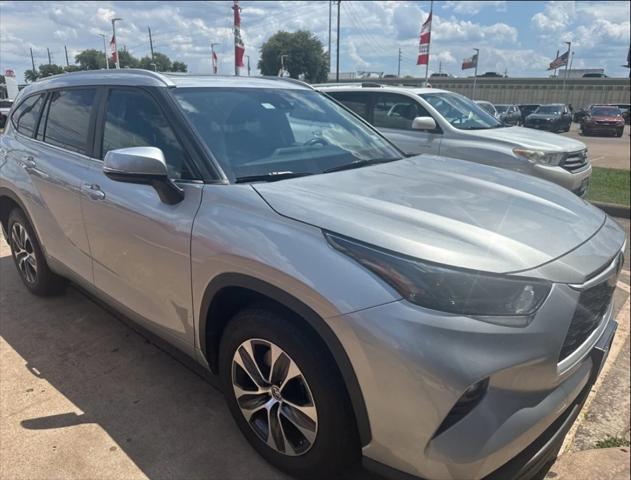 used 2023 Toyota Highlander car, priced at $36,691