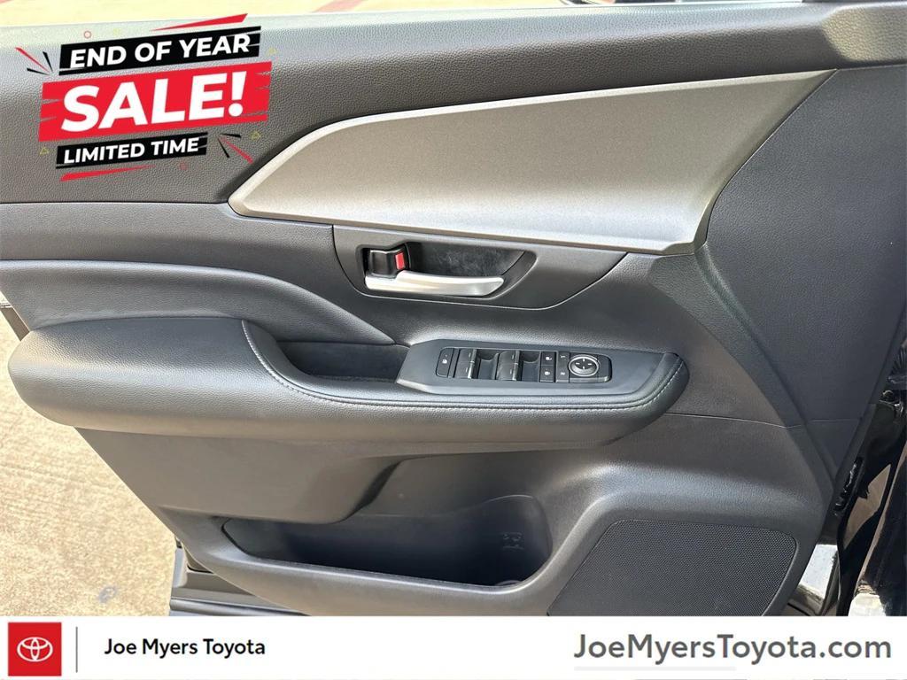 used 2025 Toyota Grand Highlander car, priced at $41,491