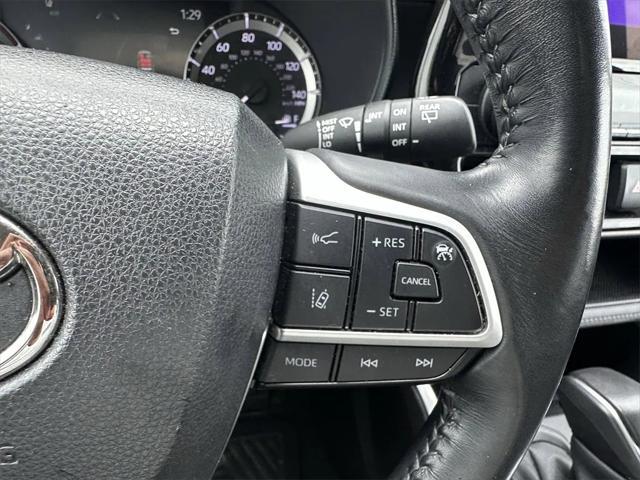 used 2023 Toyota Highlander car, priced at $32,691