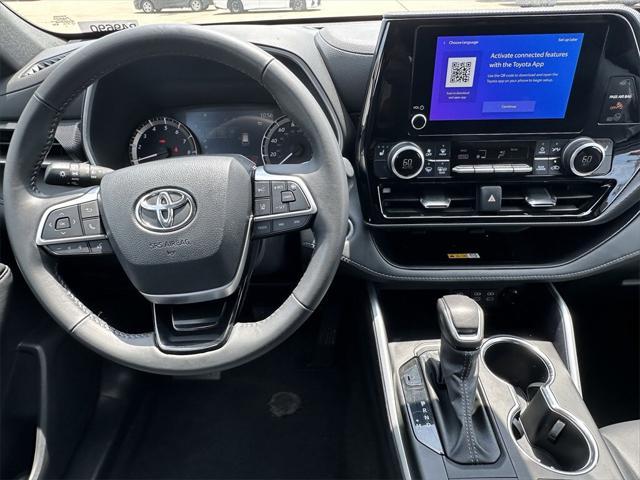 used 2024 Toyota Highlander car, priced at $41,955