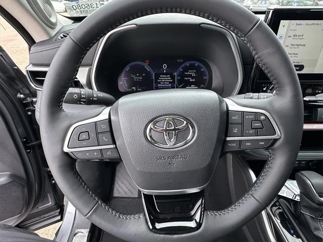 new 2025 Toyota Highlander Hybrid car, priced at $54,887