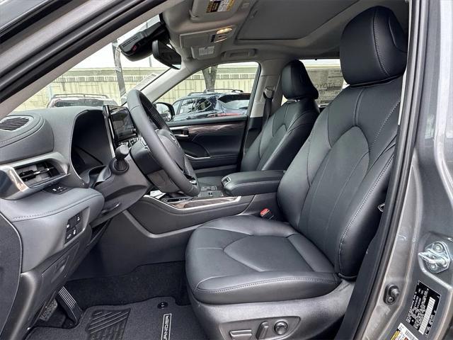 new 2025 Toyota Highlander Hybrid car, priced at $54,887