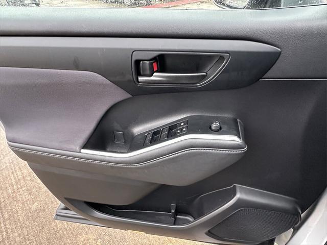 used 2023 Toyota Highlander car, priced at $32,988