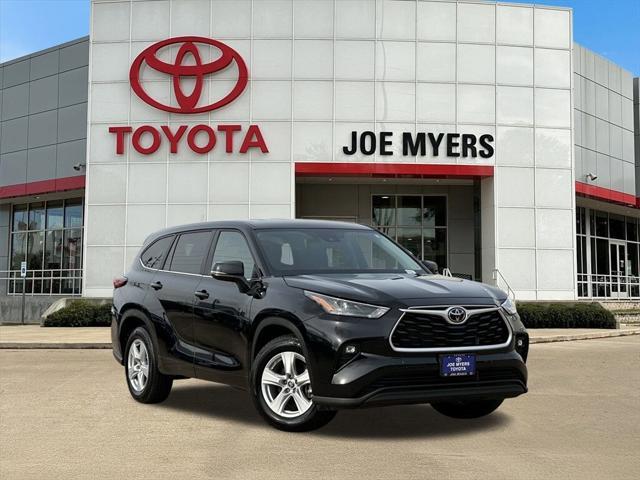 used 2023 Toyota Highlander car, priced at $31,955