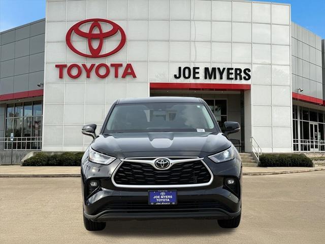 used 2023 Toyota Highlander car, priced at $31,955