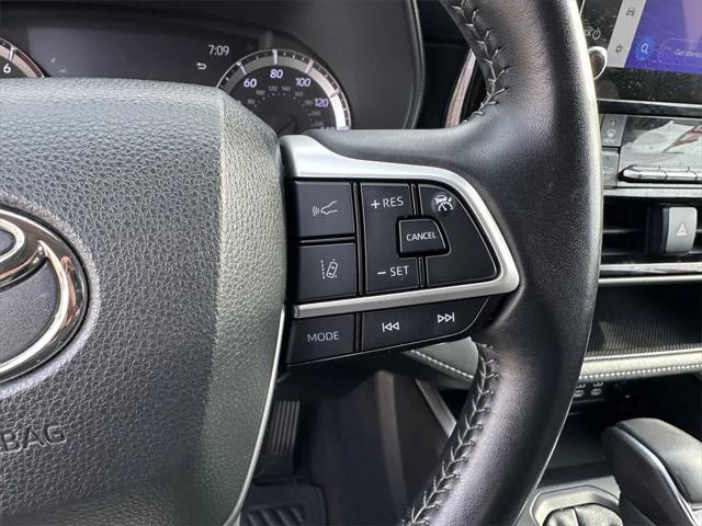 used 2023 Toyota Highlander car, priced at $31,955