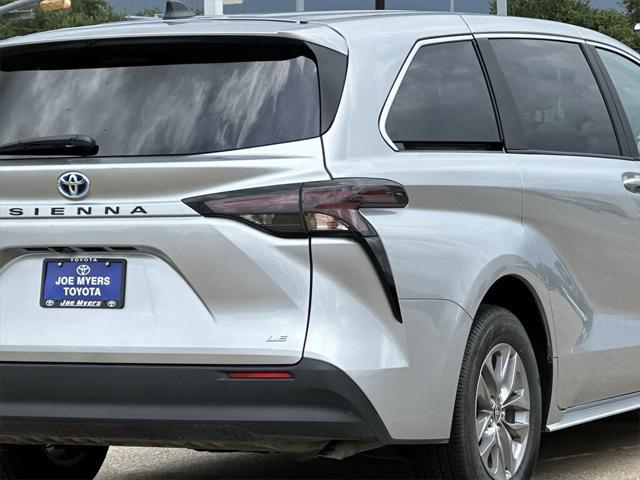 used 2025 Toyota Sienna car, priced at $43,691