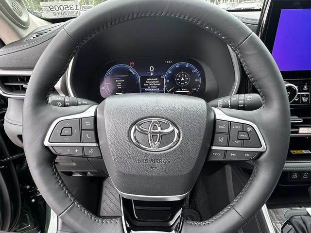new 2025 Toyota Highlander Hybrid car, priced at $54,887